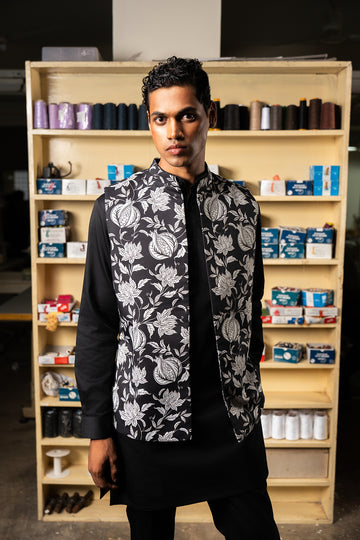 BLACK ANAAR OPEN BANDI WITH MATCHING KURTA PAJAMA SET