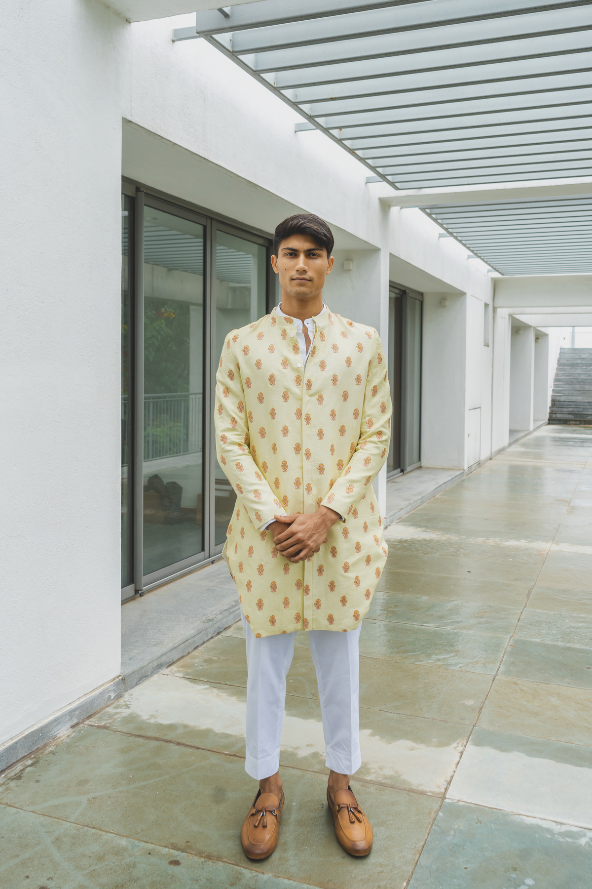DAFFODIL LINEN THREADWORK ACHKAN WITH WHITE KURTA AND PAJAMA