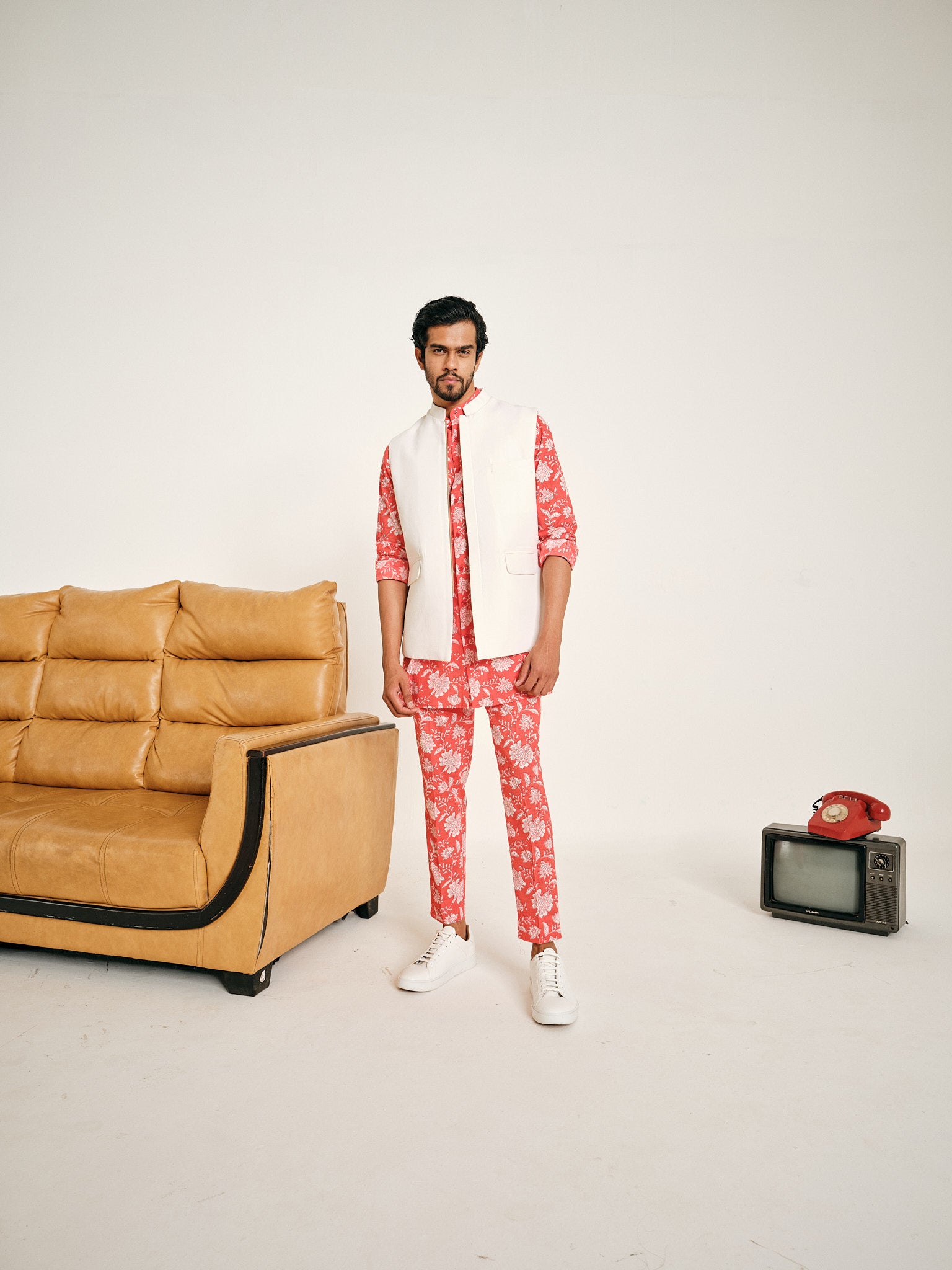 Laal Gulshan Cotton Kurta Pajama Set & Vanilla Cotton Linen Bandi