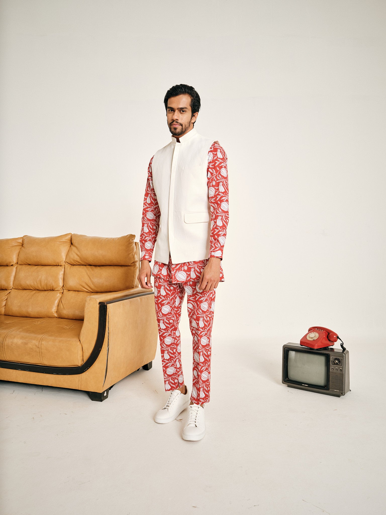 Amir Cotton Kurta Pajama Set & Vanilla Cotton Linen Bandi